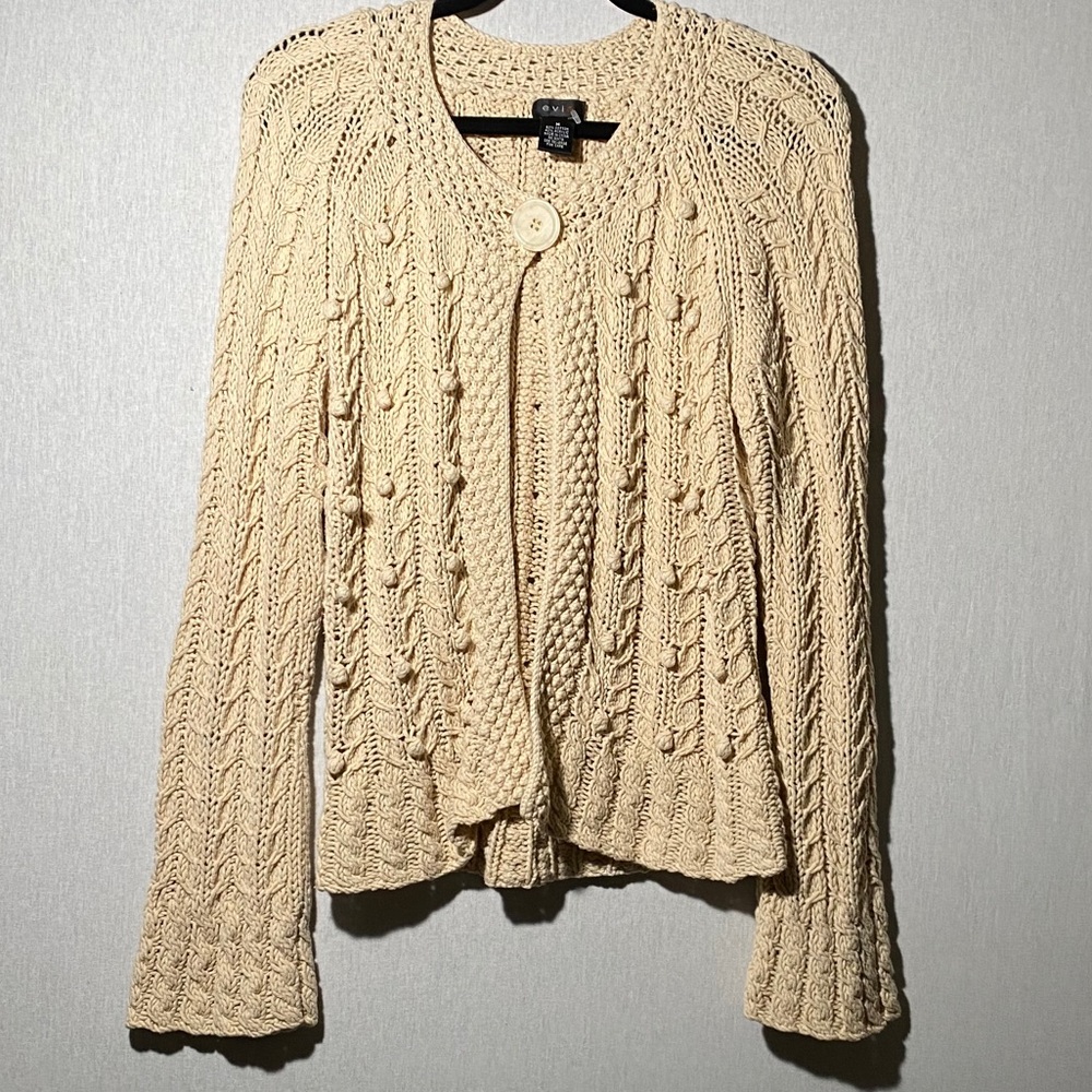Evie cable knitt one button sweater